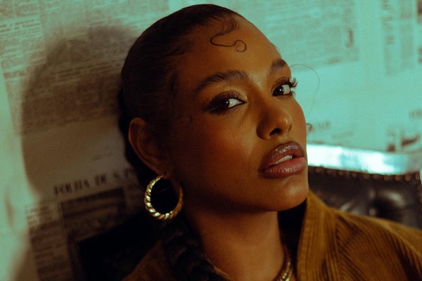 Ultimate Guide: How to Elegantly Style a Satin Skirt for a Dinner Party in the UK