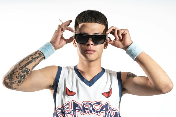 Unlock Luscious Locks: Essential Vitamins and Supplements for Thriving Hair Growth